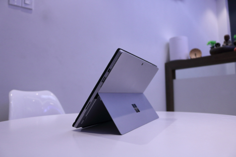 Surface Pro 4 ( i5/4GB/128GB ) + Type Cover 3